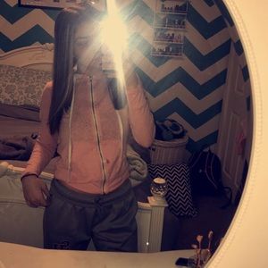 Meet your Posher, Nicole